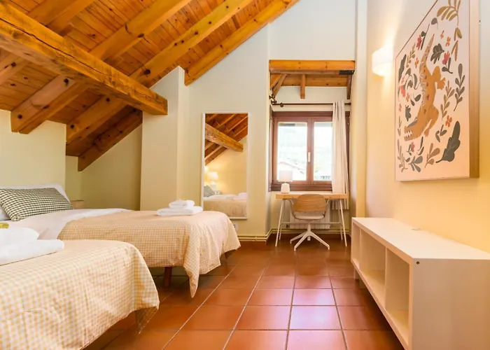 Casa Velasco * Esles